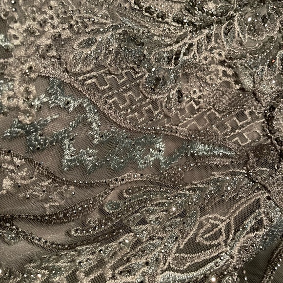 Flowing Gown for mother of the bride or groom. Color gray, beaded. Size 14-16 - Picture 15 of 16